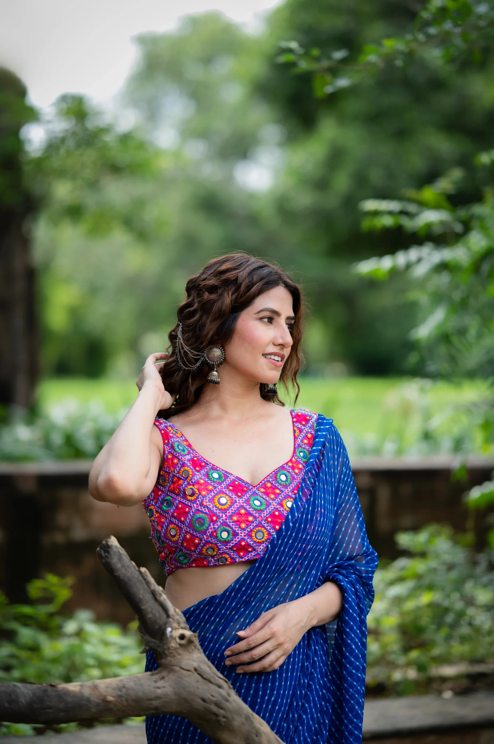 Women’s Mirror Work Sleeveless Saree Blouse